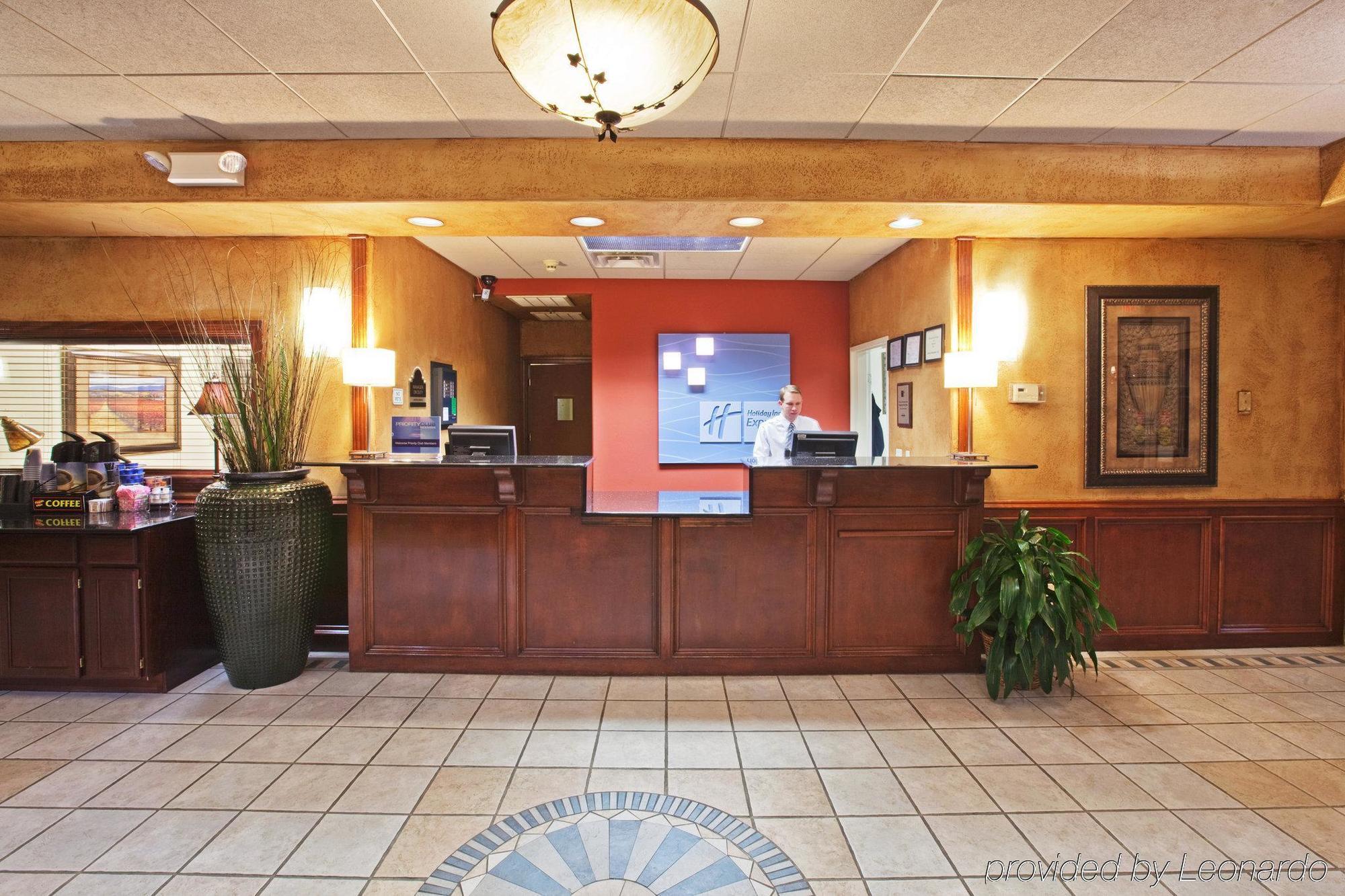 Oyo Townhouse Airport Hotel Oklahoma City